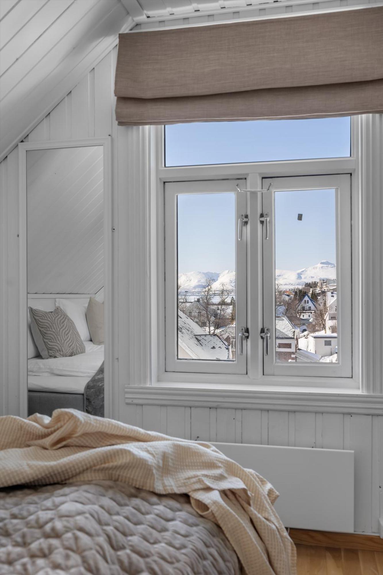 Cozy Central Loft Apartment With Amazing View Tromso Exterior photo