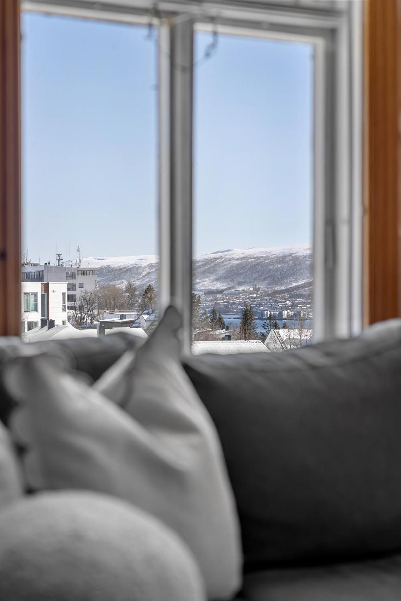 Cozy Central Loft Apartment With Amazing View Tromso Exterior photo